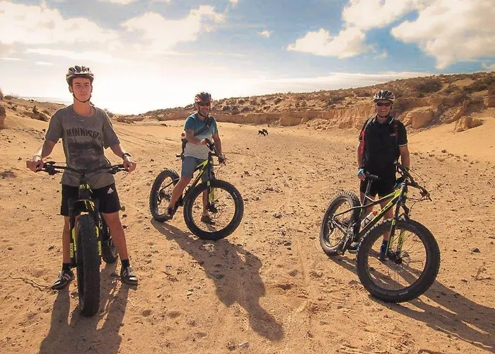 - Agua - Surf & Yoga 라 파레드